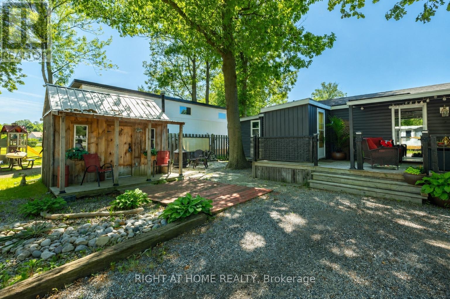 2891 Old Lakeshore Road, Sarnia, Ontario N0N 1C0 - Photo 3 - X13603446