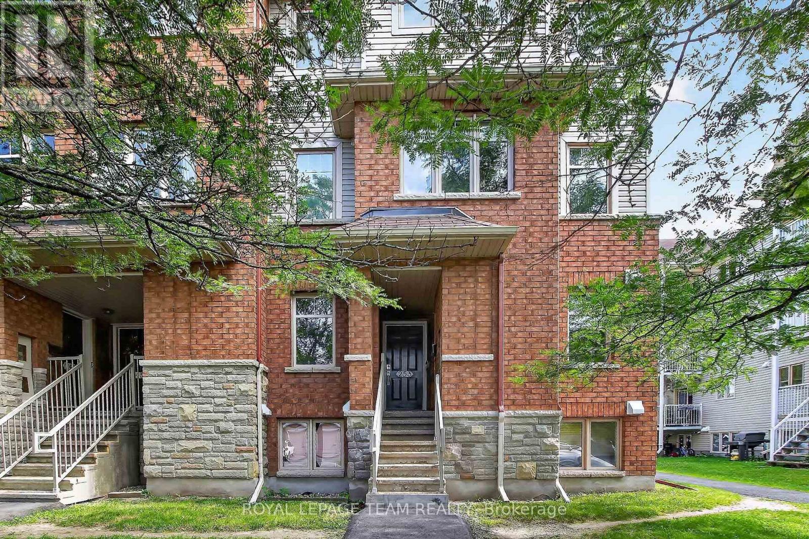255 DEERCROFT AVENUE, Ottawa, Ontario