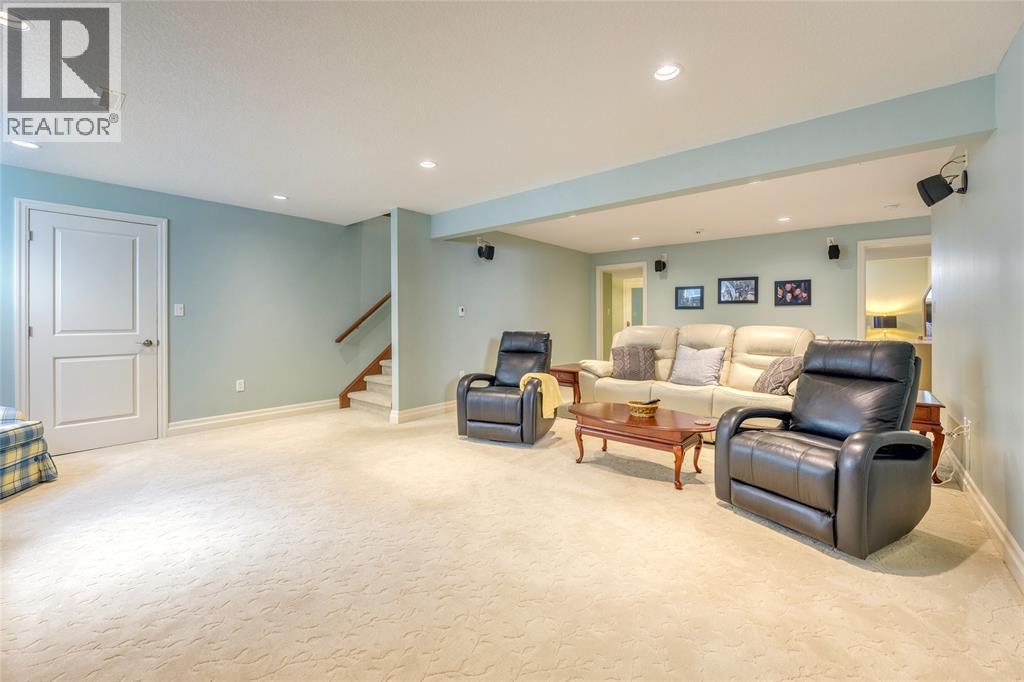 1221 Mike Weir Drive, Sarnia, Ontario  N0N 1C0 - Photo 37 - 26017874