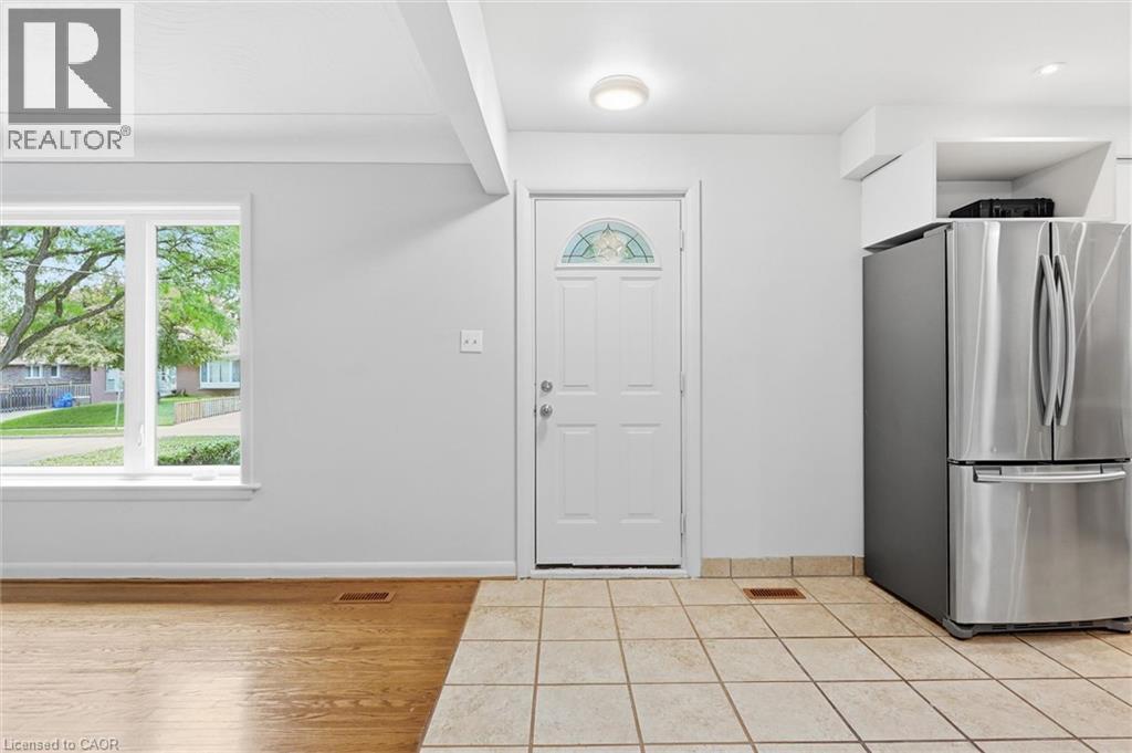 1483 Augustine Drive, Burlington, Ontario  L7P 2N1 - Photo 5 - 40850050