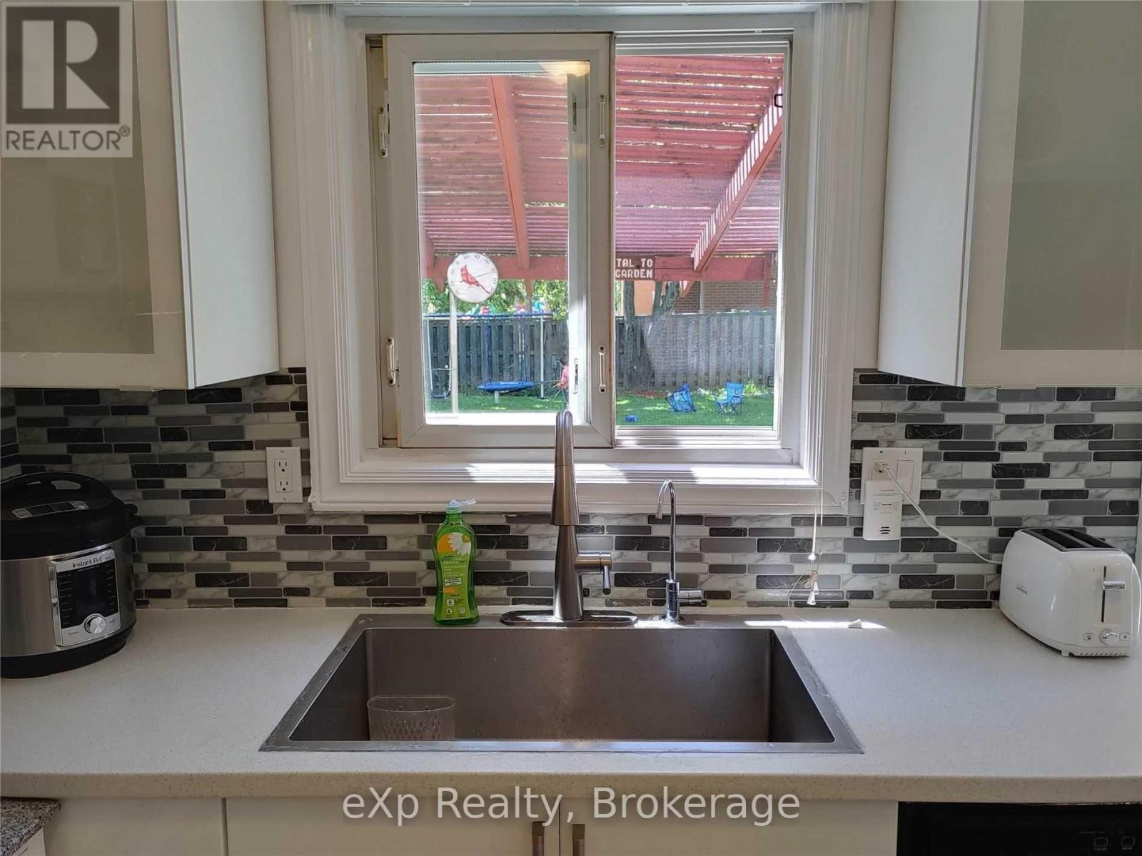 #upper - 96 Larch Street, Hamilton, Ontario  L8T 4P3 - Photo 15 - X13603268