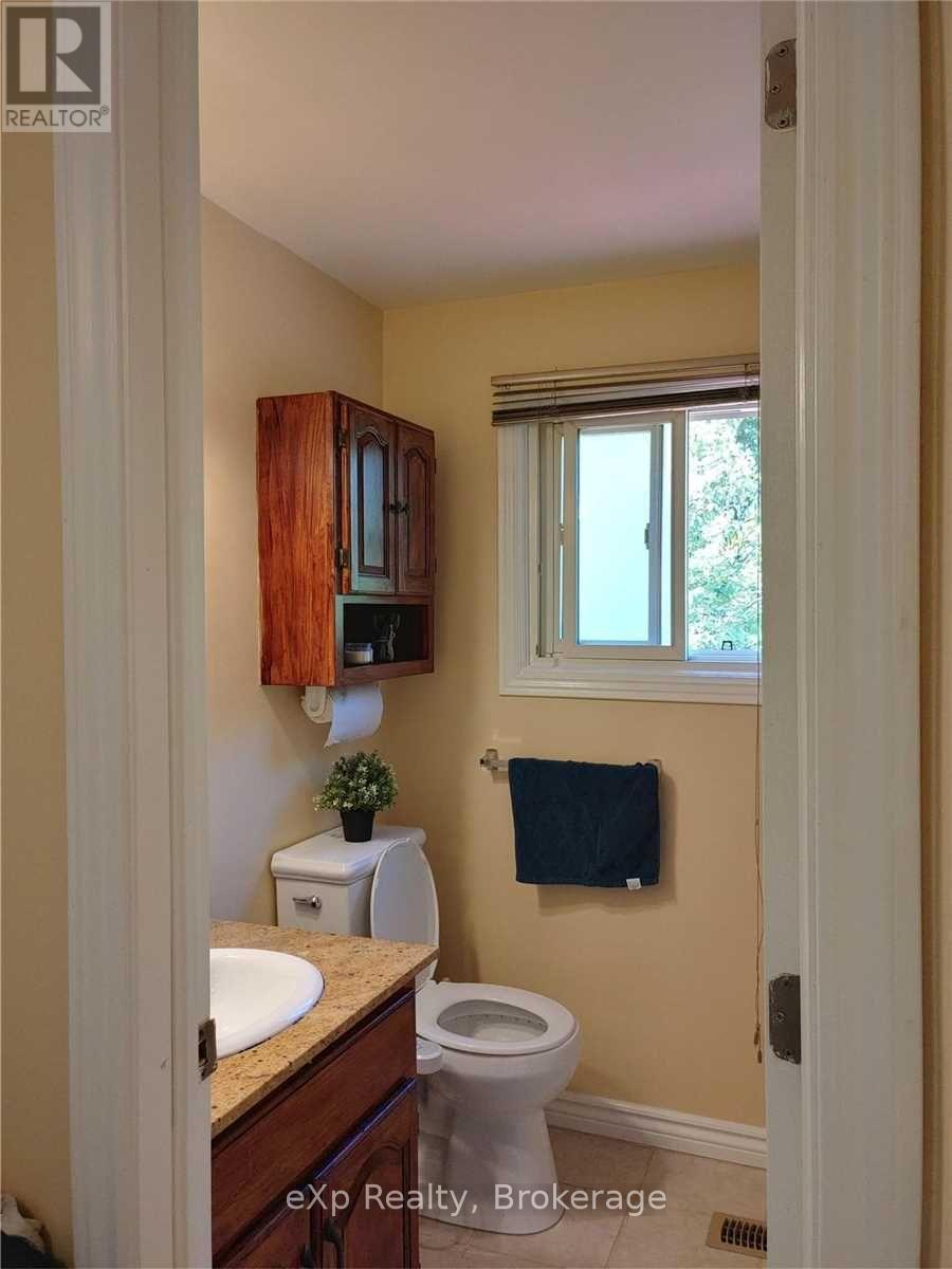 #upper - 96 Larch Street, Hamilton, Ontario  L8T 4P3 - Photo 21 - X13603268