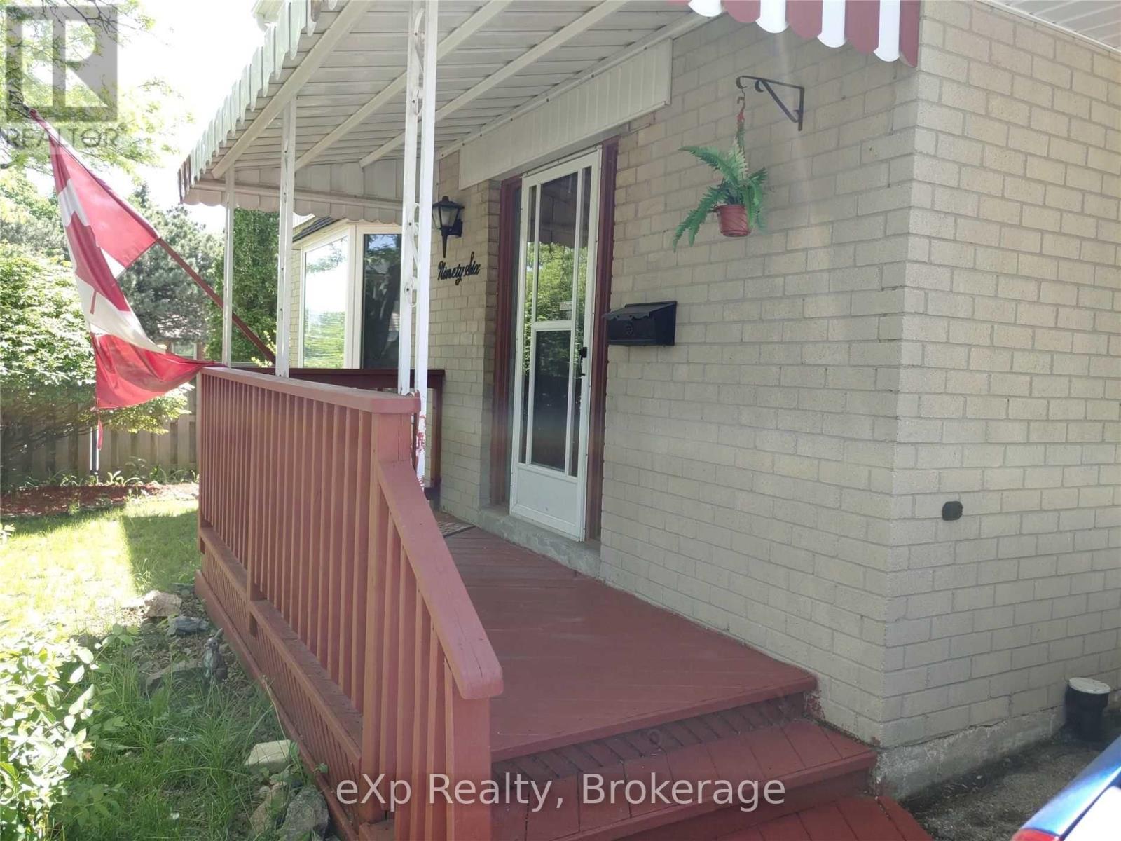 #upper - 96 Larch Street, Hamilton, Ontario  L8T 4P3 - Photo 3 - X13603268