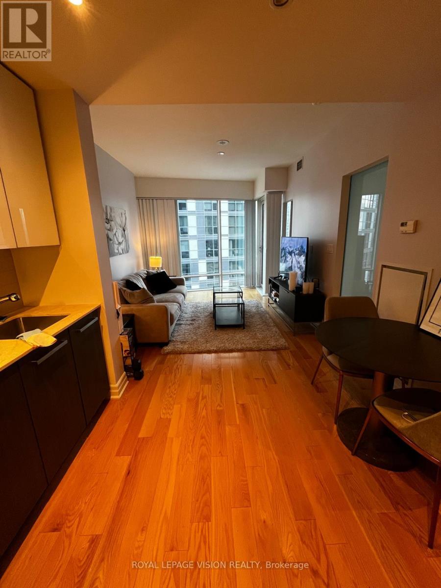 2701 - 8 The Esplanade Avenue, Toronto, Ontario  M5E 0A6 - Photo 2 - C13603312