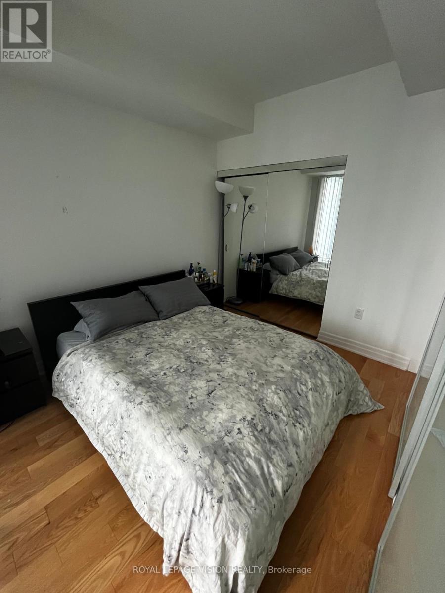 2701 - 8 The Esplanade Avenue, Toronto, Ontario  M5E 0A6 - Photo 3 - C13603312