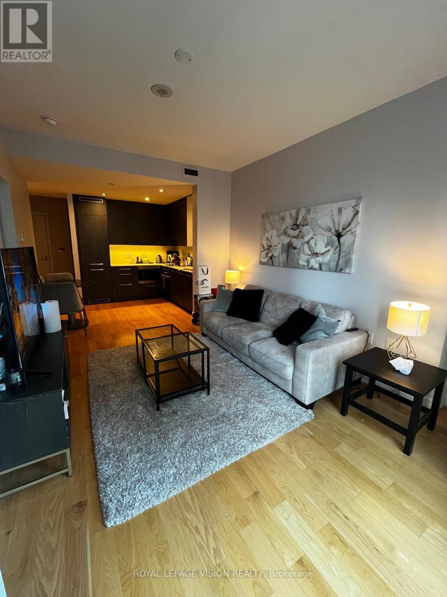2701 - 8 The Esplanade Avenue, Toronto, Ontario  M5E 0A6 - Photo 6 - C13603312