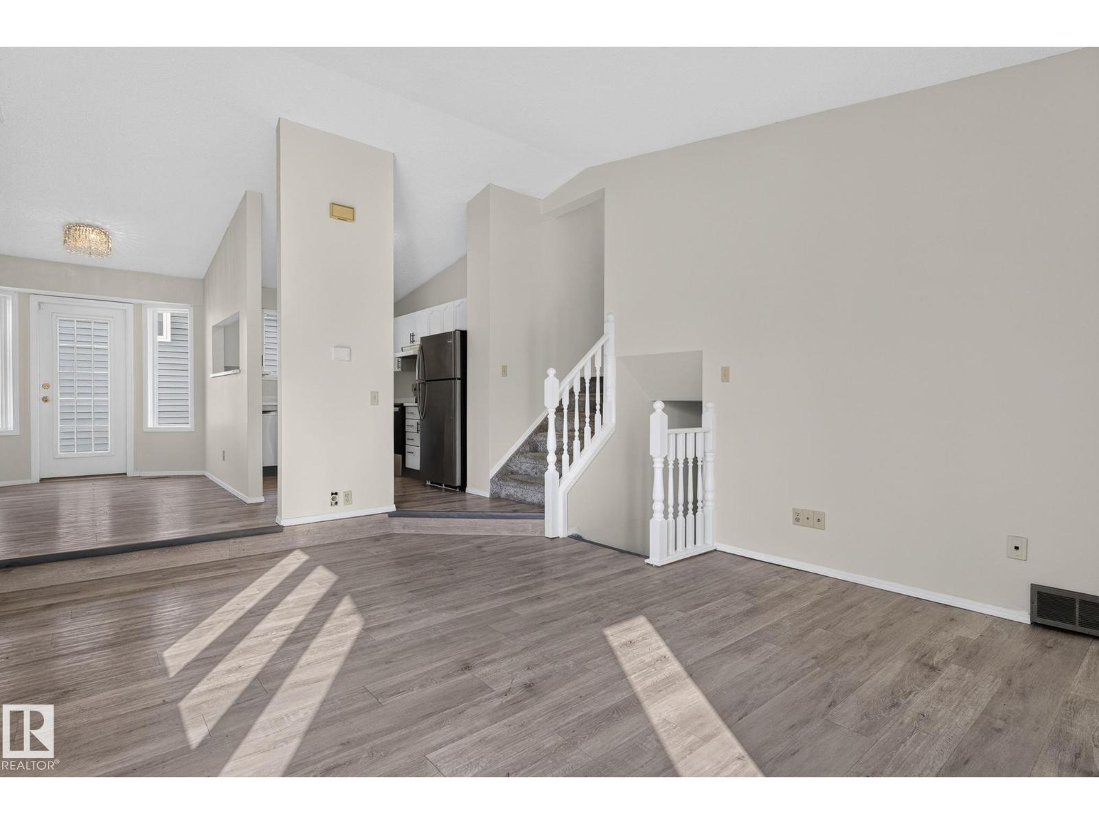 3722 34a Av NW NW, Edmonton, Alberta  T6L 4Z2 - Photo 2 - E4500568