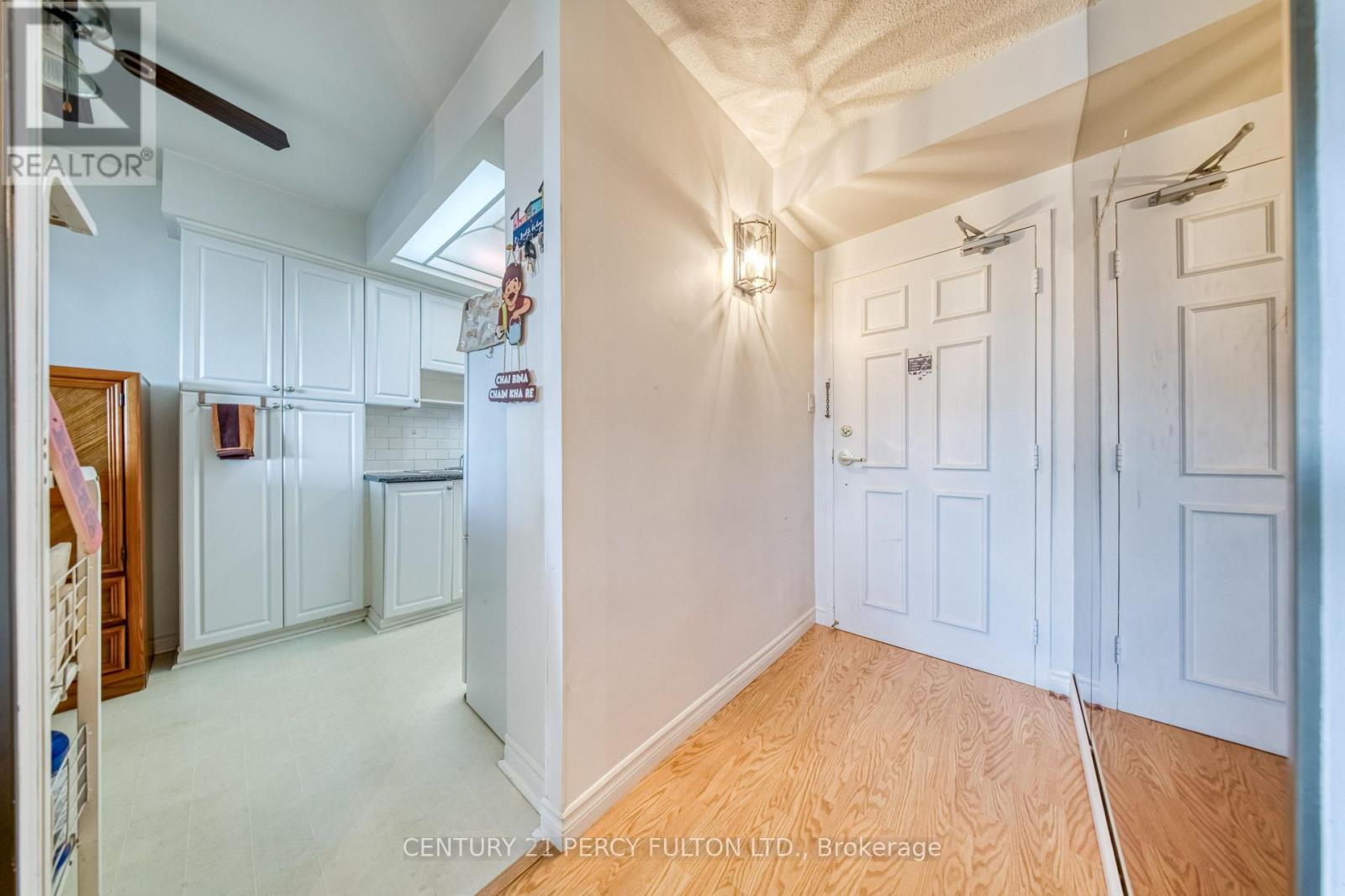 1802 - 121 Ling Road, Toronto, Ontario  M1E 4Y2 - Photo 4 - E13603208