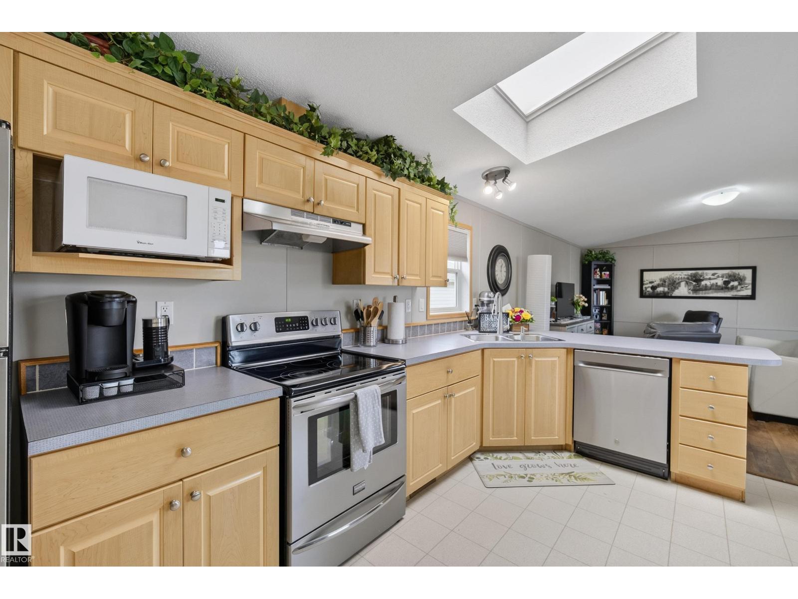 3338 Lakeview Rd NW, Edmonton, Alberta  T5S 2R8 - Photo 11 - E4500573