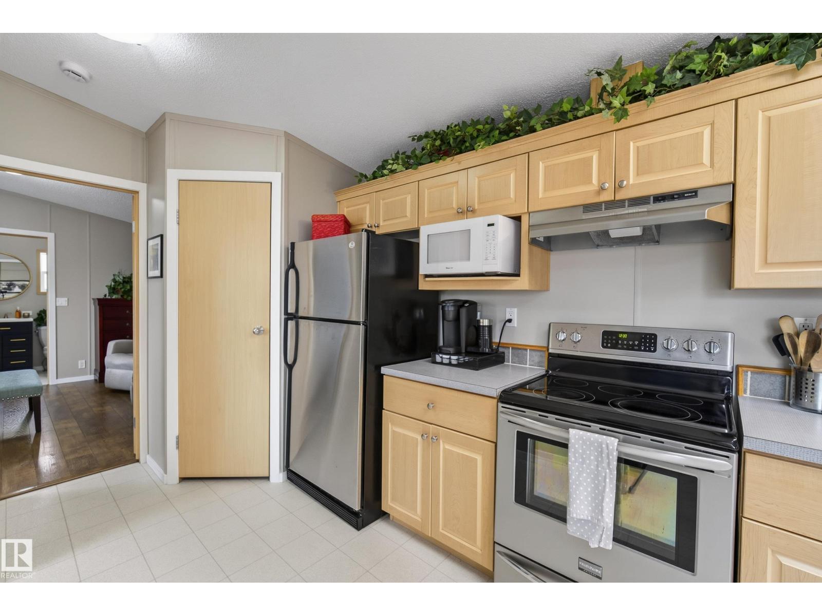 3338 Lakeview Rd NW, Edmonton, Alberta  T5S 2R8 - Photo 14 - E4500573