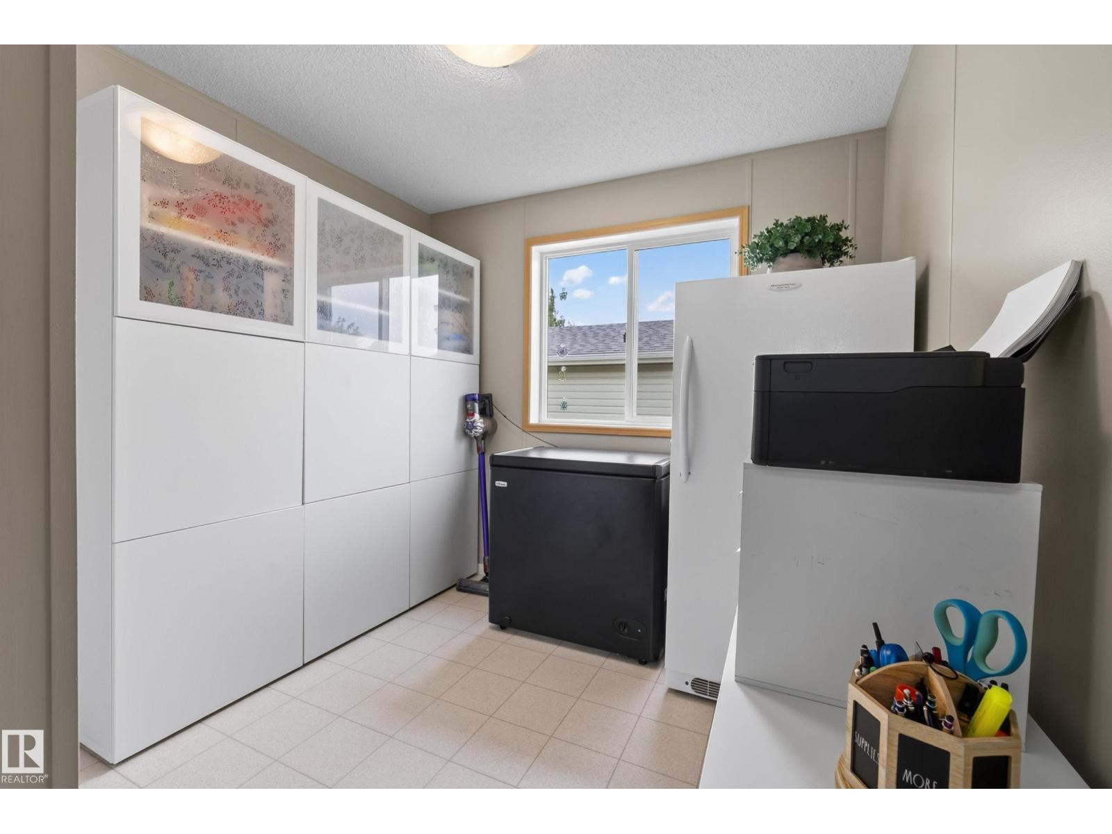 3338 Lakeview Rd NW, Edmonton, Alberta  T5S 2R8 - Photo 24 - E4500573