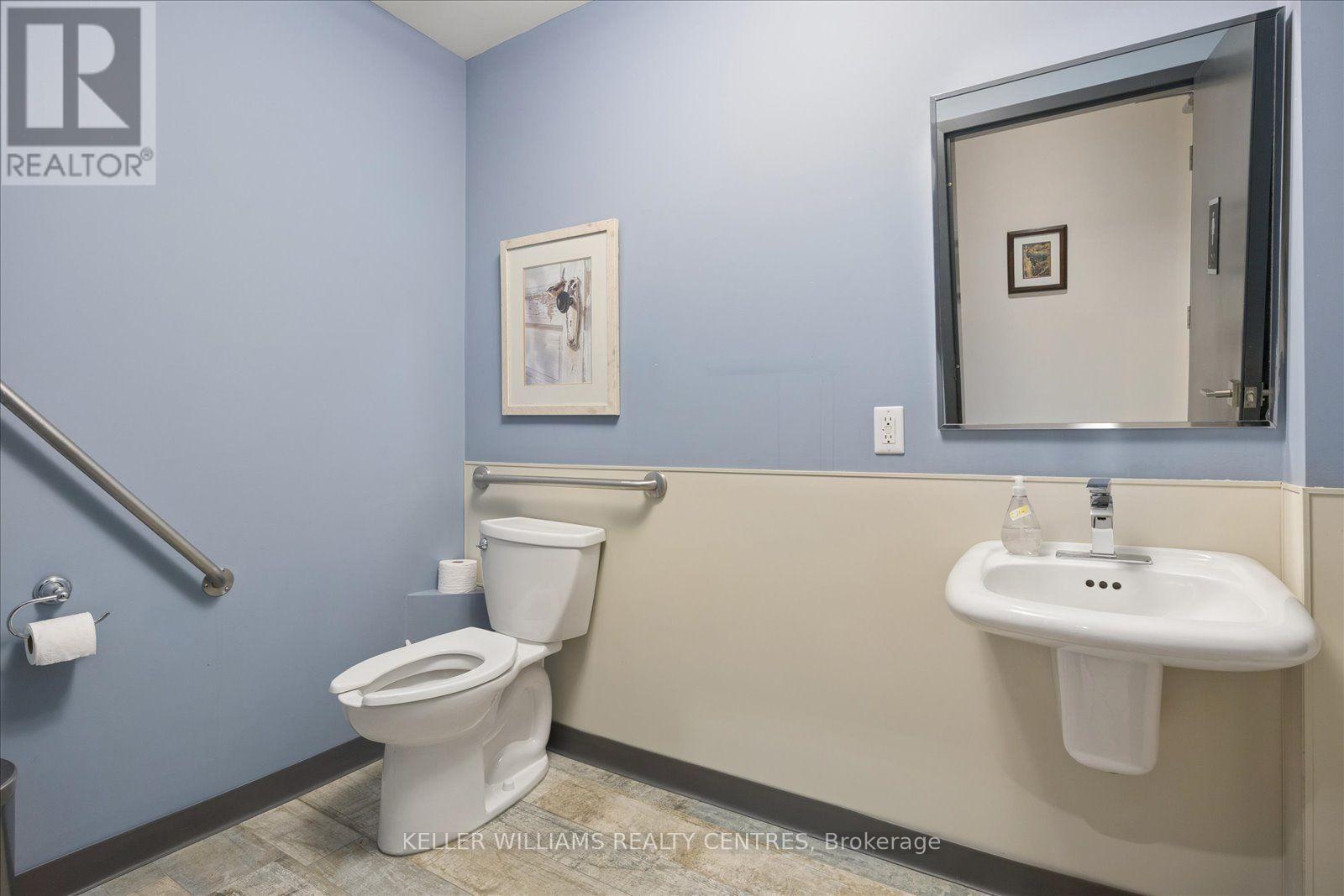 8 - 235 Industrial Parkway S, Aurora, Ontario  L4G 3V5 - Photo 7 - N13603266