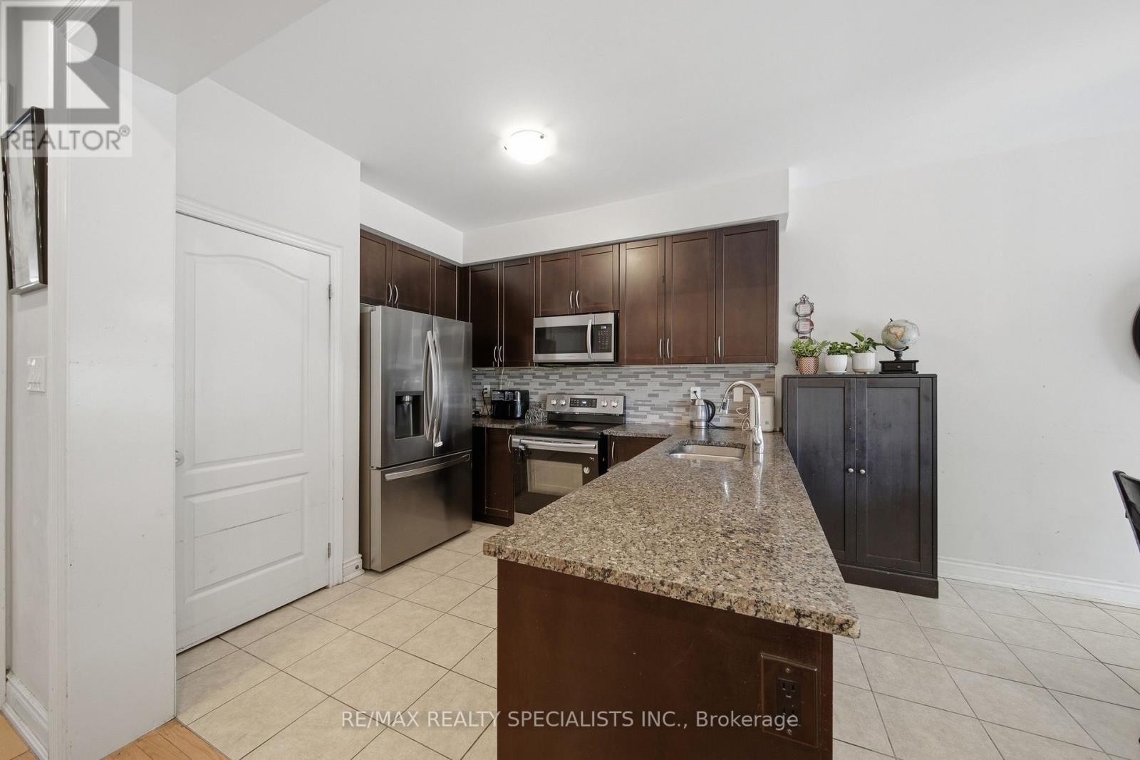 294 Miller Park Avenue, Bradford West Gwillimbury, Ontario  L3Z 0Y1 - Photo 11 - N13603368