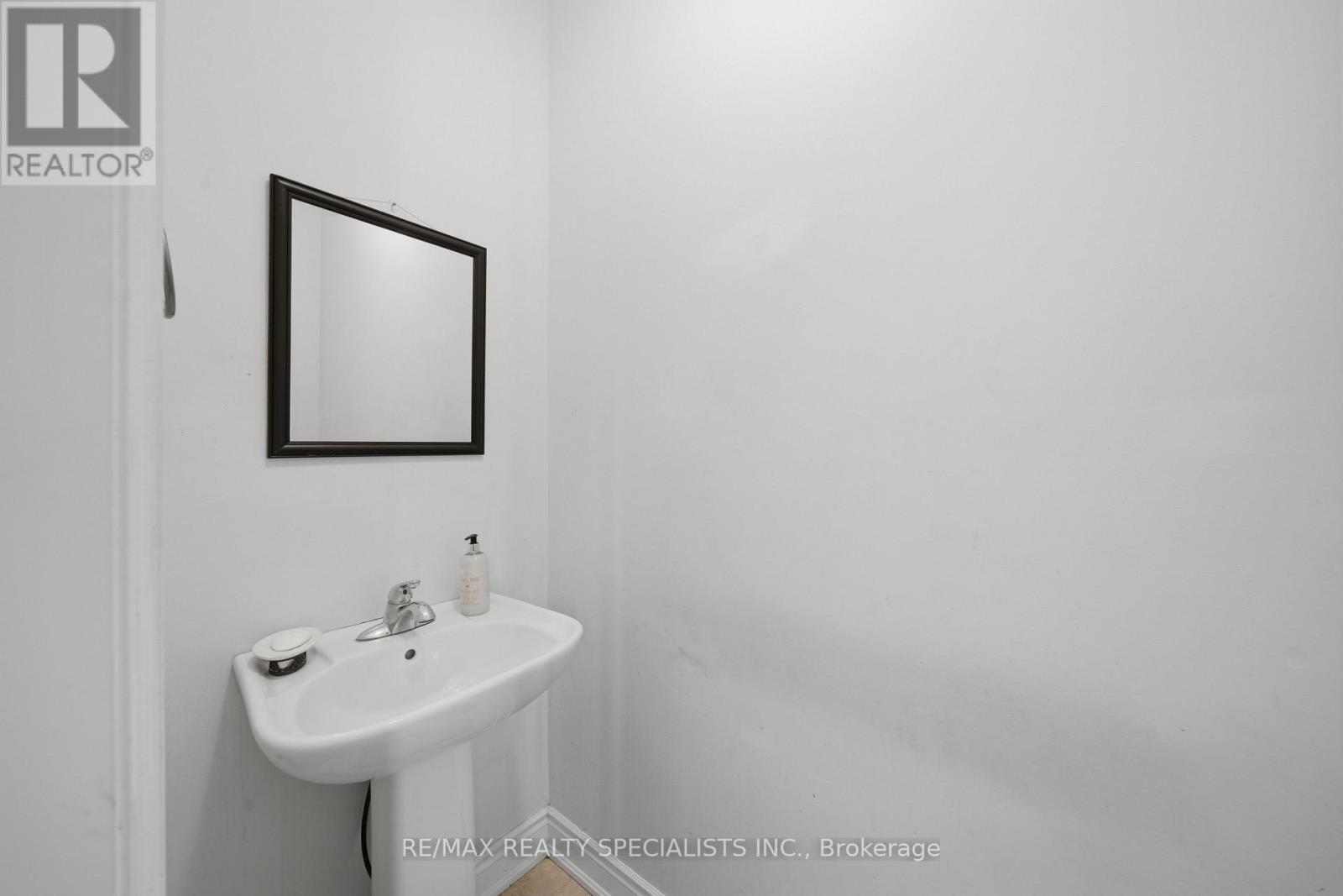 294 Miller Park Avenue, Bradford West Gwillimbury, Ontario  L3Z 0Y1 - Photo 4 - N13603368