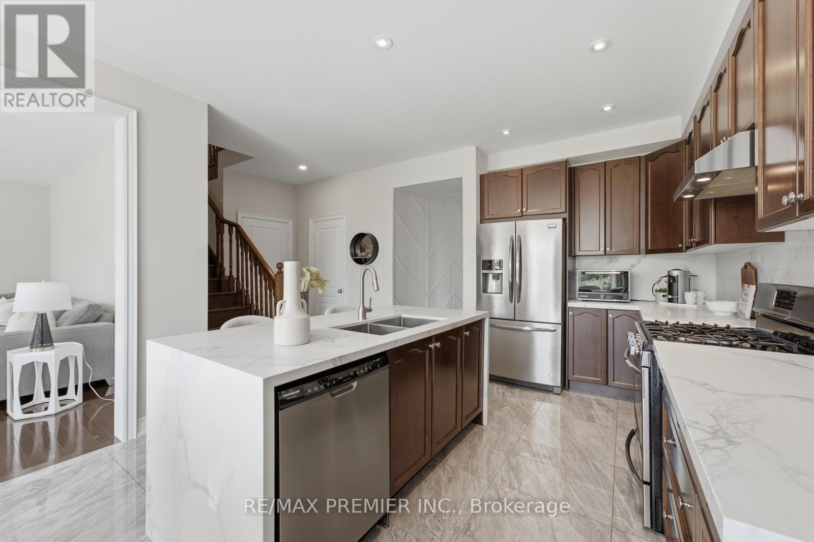 2 Tremblant Crescent, Vaughan, Ontario L4H 4L2 - Photo 12 - N13603388