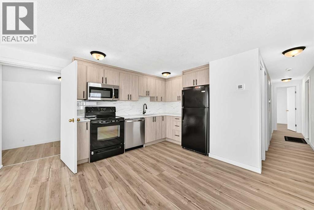 30, 2106 50 Street SE, Calgary, Alberta  T2B 1M7 - Photo 6 - A2327664