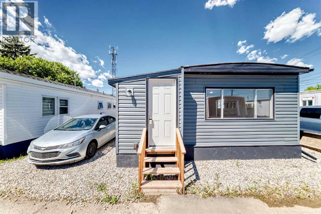 30, 2106 50 Street SE, Calgary, Alberta  T2B 1M7 - Photo 1 - A2327664
