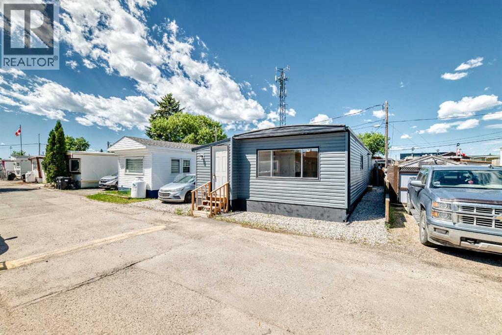 30, 2106 50 Street SE, Calgary, Alberta  T2B 1M7 - Photo 2 - A2327664