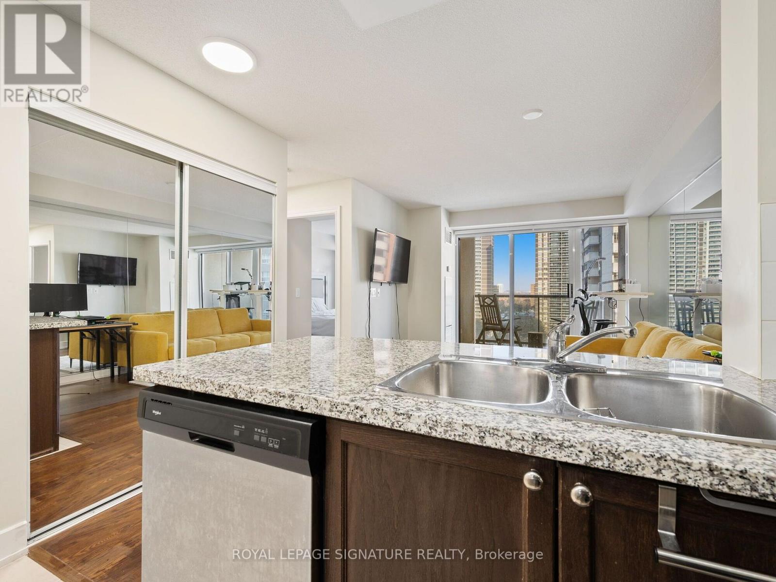 901 - 5 Michael Power Place, Toronto, Ontario  M9A 0A3 - Photo 24 - W13603218