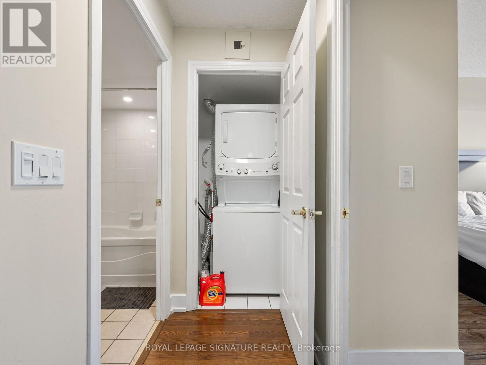 901 - 5 Michael Power Place, Toronto, Ontario  M9A 0A3 - Photo 35 - W13603218