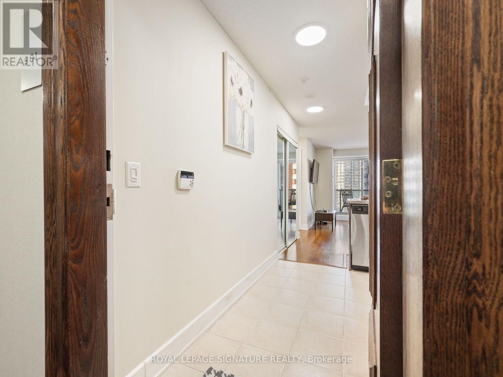 901 - 5 Michael Power Place, Toronto, Ontario  M9A 0A3 - Photo 4 - W13603218