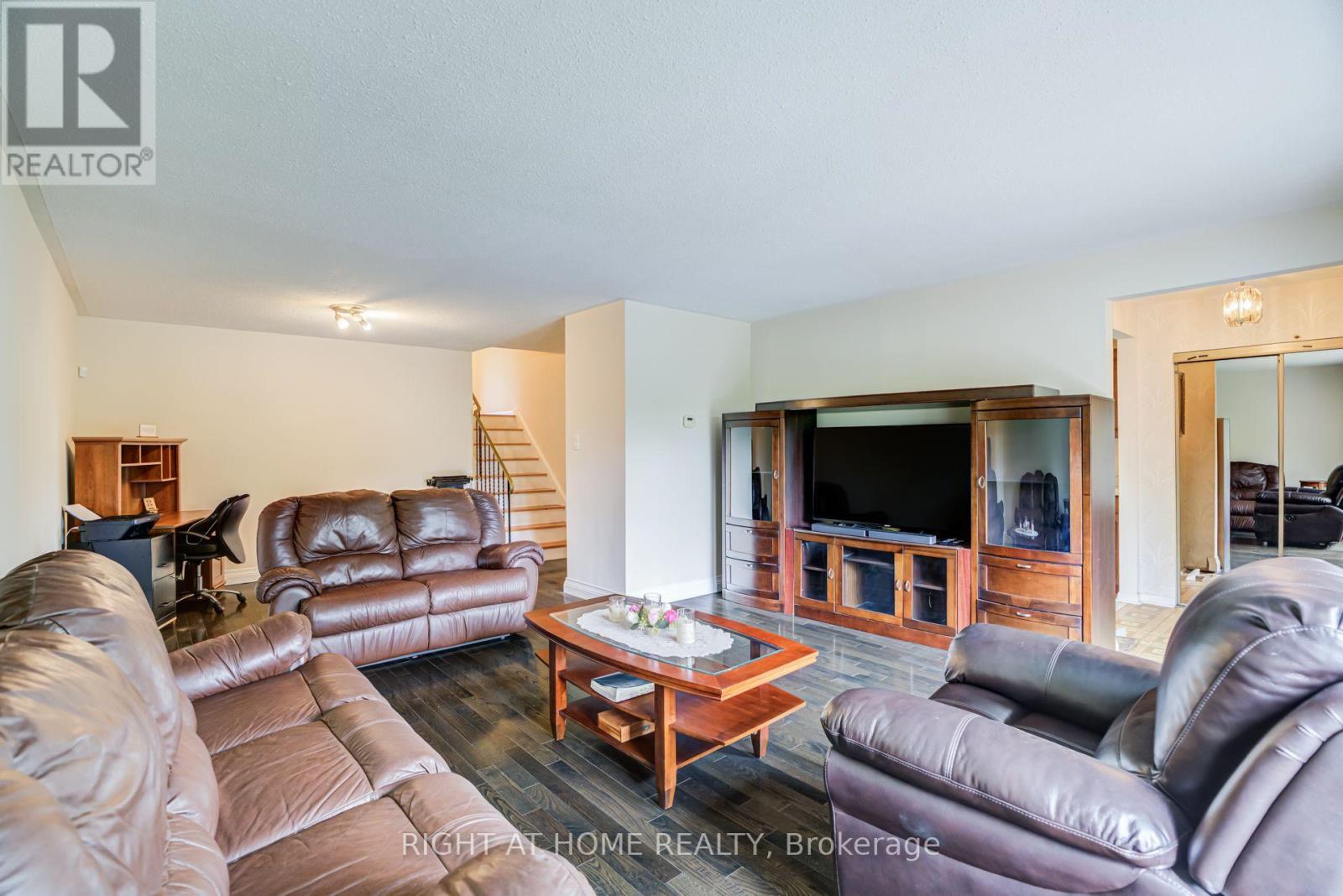 20 Zealand Road, Toronto, Ontario  M9R 3W4 - Photo 11 - W13603314