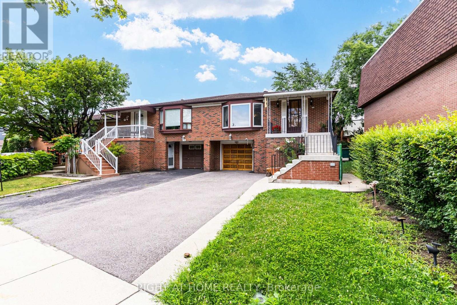 20 Zealand Road, Toronto, Ontario  M9R 3W4 - Photo 4 - W13603314