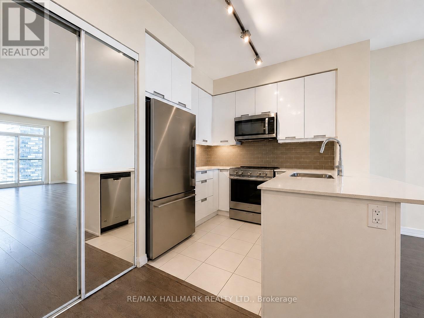 1711 - 35 Watergarden Drive, Mississauga, Ontario  L5R 0G8 - Photo 7 - W13603324