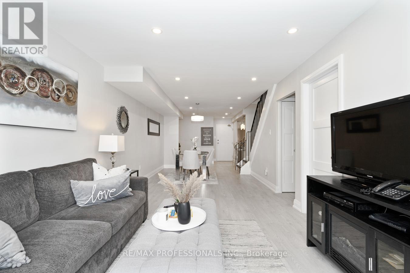 339 - 2 Valhalla Inn Road, Toronto, Ontario  M9B 6C3 - Photo 10 - W13603408