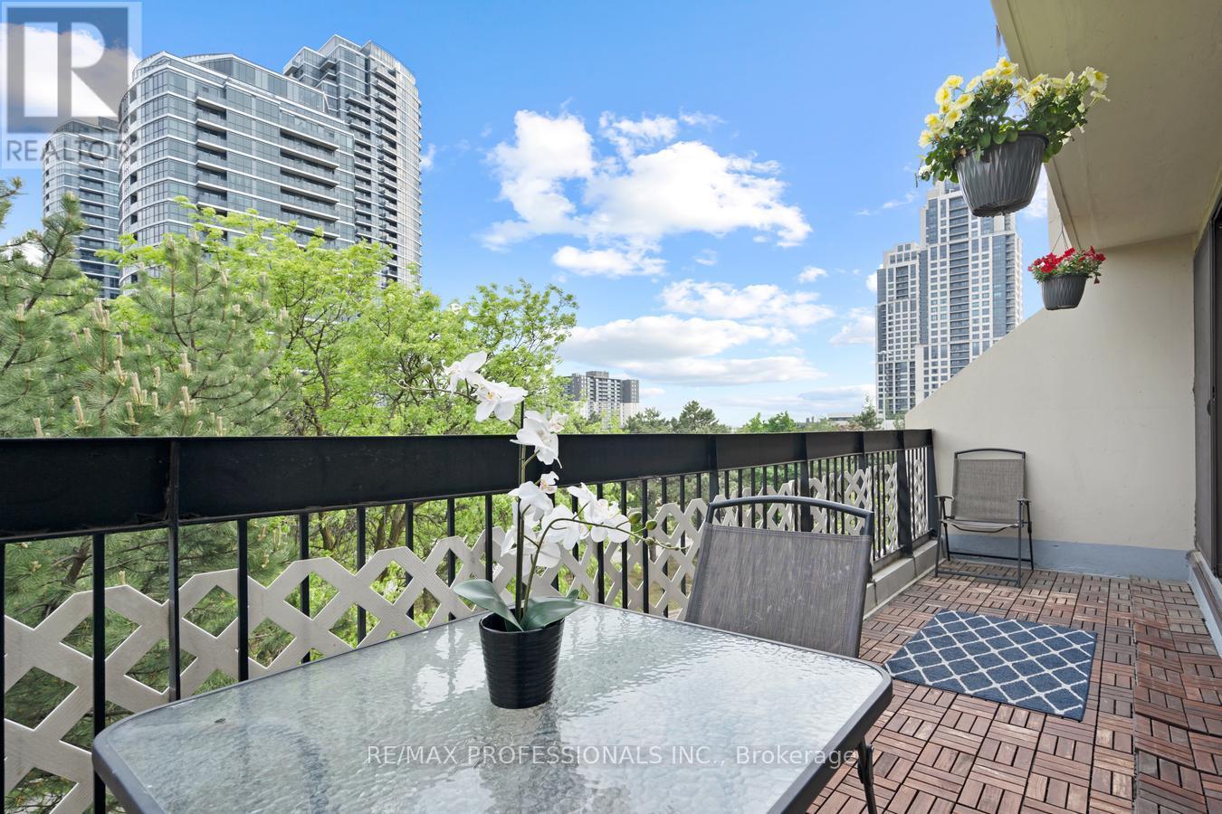 339 - 2 Valhalla Inn Road, Toronto, Ontario  M9B 6C3 - Photo 19 - W13603408