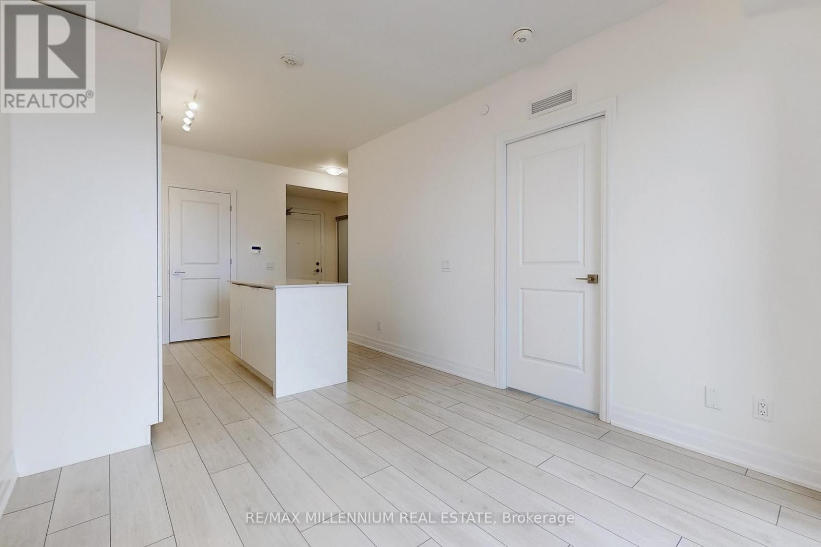 807 - 30 Elm Drive W, Mississauga, Ontario  L5B 0N6 - Photo 12 - W13603422
