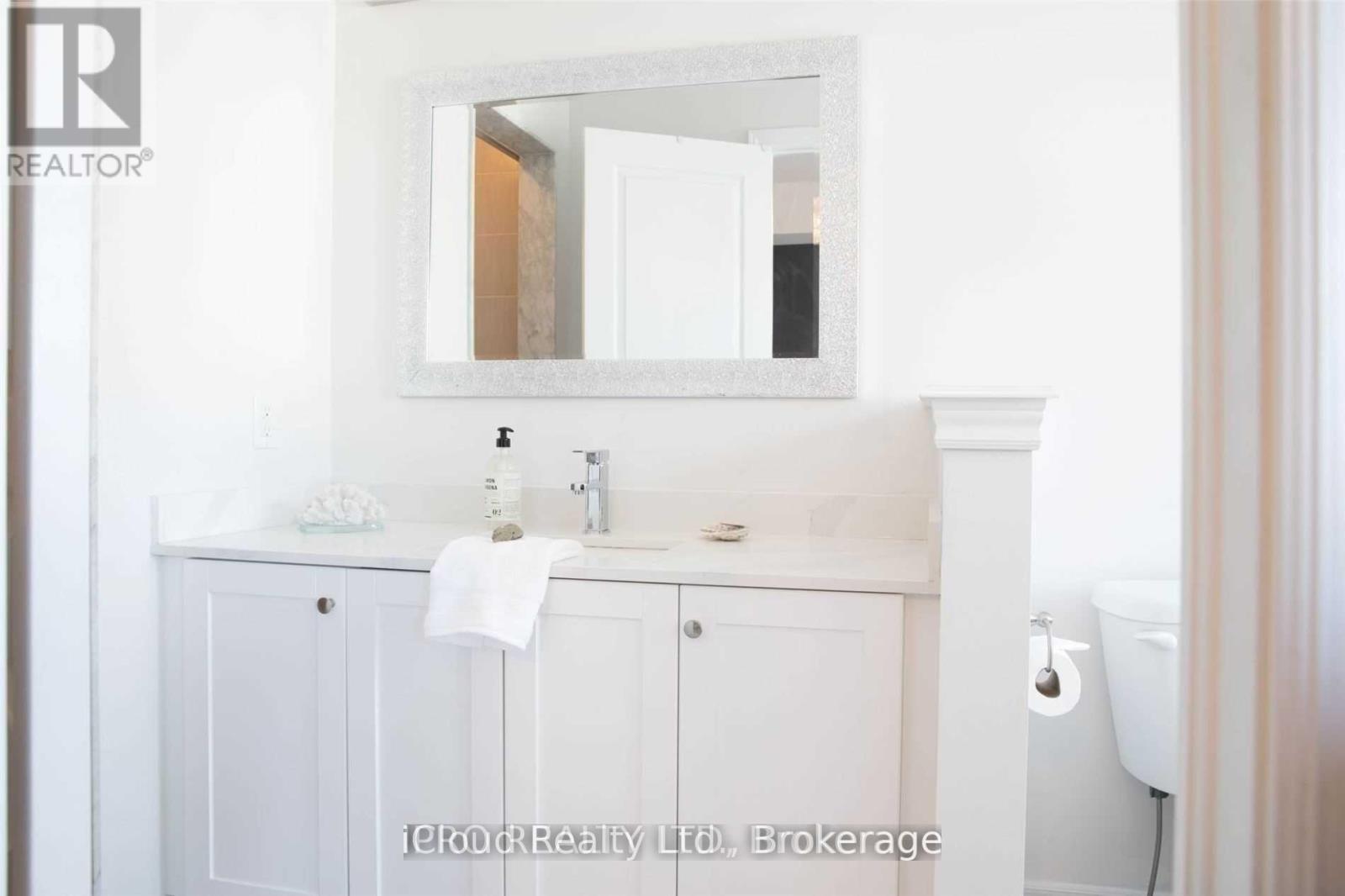Upper - 5 Chesterwood Crescent, Brampton, Ontario  L6Y 0Z3 - Photo 13 - W13587780