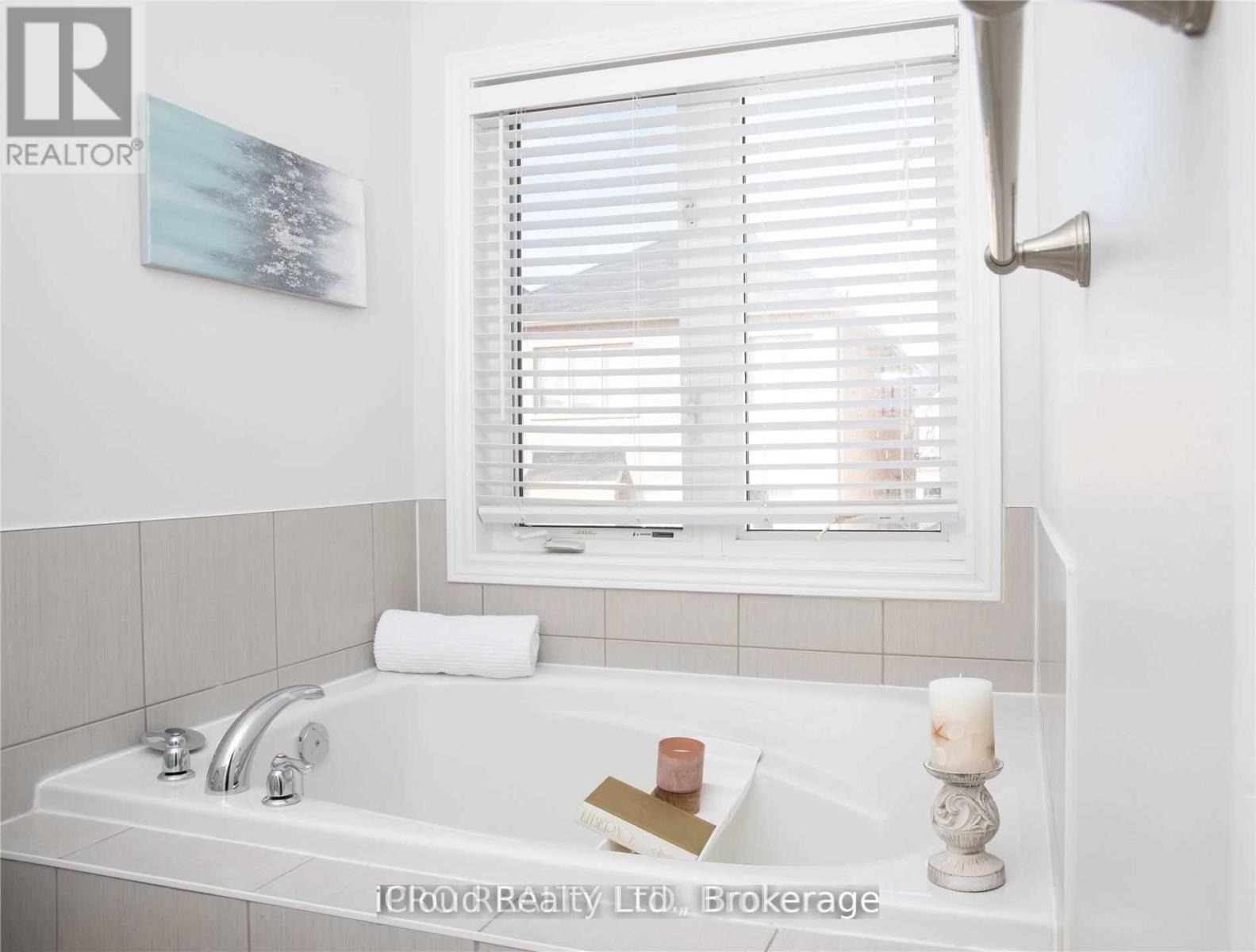 Upper - 5 Chesterwood Crescent, Brampton, Ontario  L6Y 0Z3 - Photo 12 - W13587780