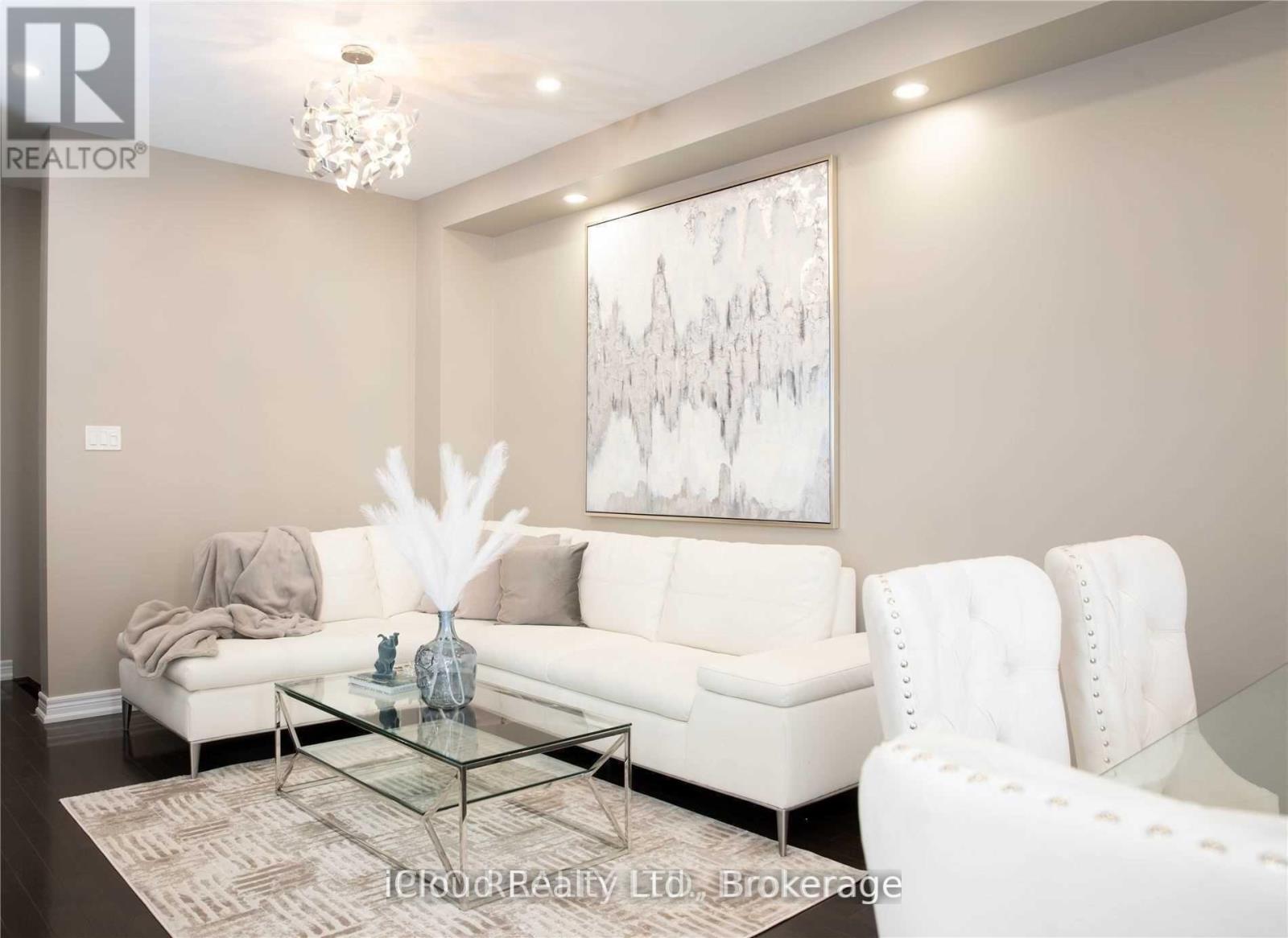 Upper - 5 Chesterwood Crescent, Brampton, Ontario  L6Y 0Z3 - Photo 3 - W13587780