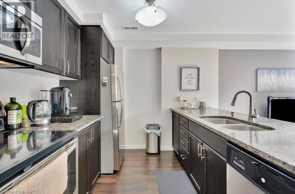 236 Rachel Crescent Unit# E, Kitchener, Ontario  N2R 0E1 - Photo 3 - 40843609