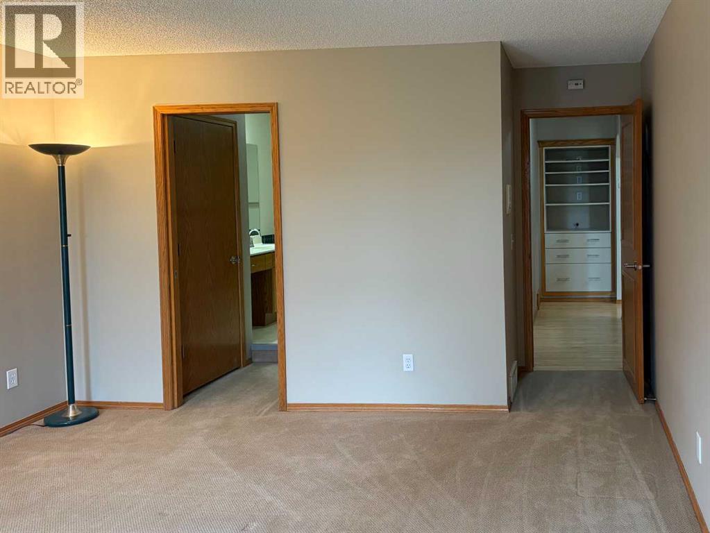 73 Scripps Landing NW, Calgary, Alberta  T3L 1W2 - Photo 11 - A2327000