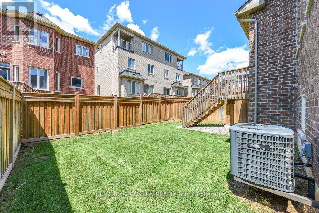 485 Silver Maple Road, Oakville, Ontario L6H 7H5 - Photo 3 - W13600426