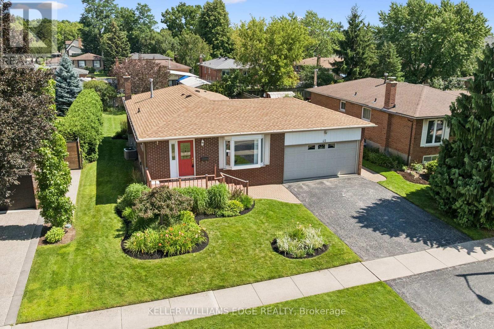 45 Milverton Close, Hamilton, Ontario  L8B 0A9 - Photo 2 - X13603448