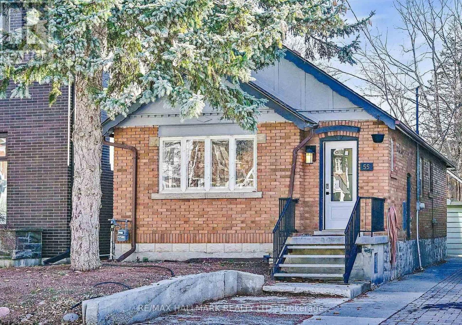 55 BANFF ROAD, Toronto (Mount Pleasant East)