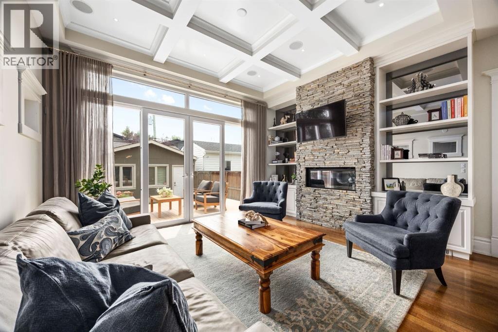 2037 48 Avenue SW, Calgary, Alberta  T2T 2T6 - Photo 3 - A2273808