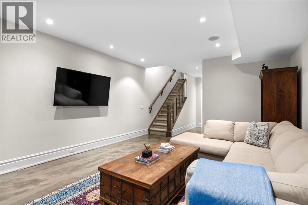 2037 48 Avenue SW, Calgary, Alberta  T2T 2T6 - Photo 24 - A2273808