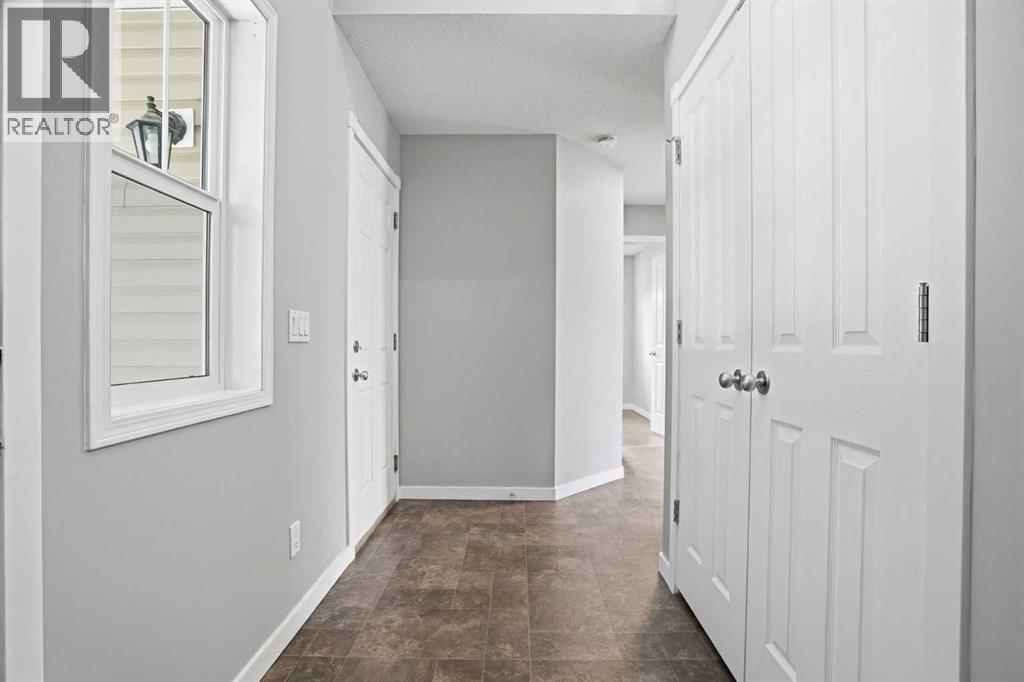 207 Sagewood Drive SW, Airdrie, Alberta  T4B 3B3 - Photo 3 - A2320262