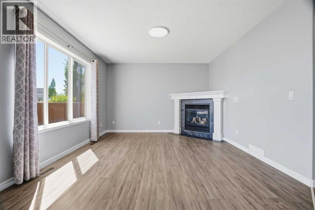 207 Sagewood Drive SW, Airdrie, Alberta  T4B 3B3 - Photo 7 - A2320262
