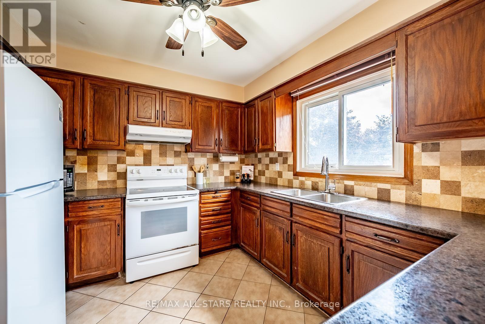 112 Jimston Drive, Markham, Ontario  L3R 6R1 - Photo 11 - N13603502