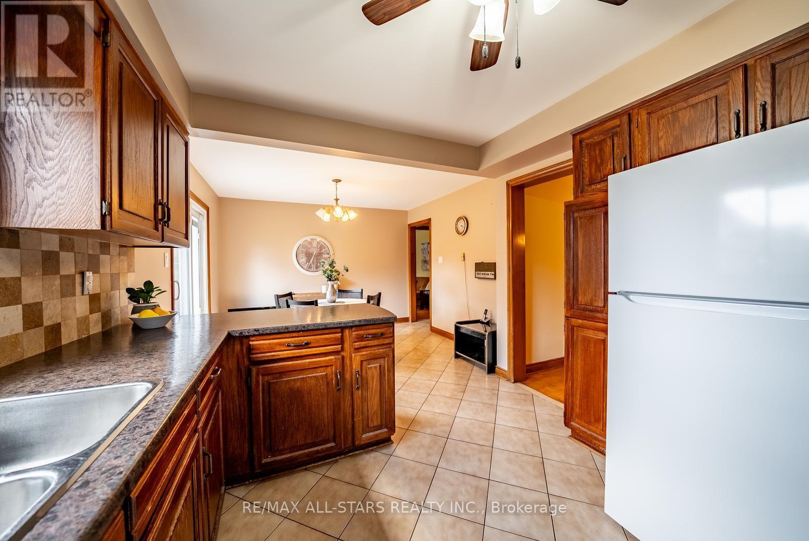 112 Jimston Drive, Markham, Ontario  L3R 6R1 - Photo 12 - N13603502