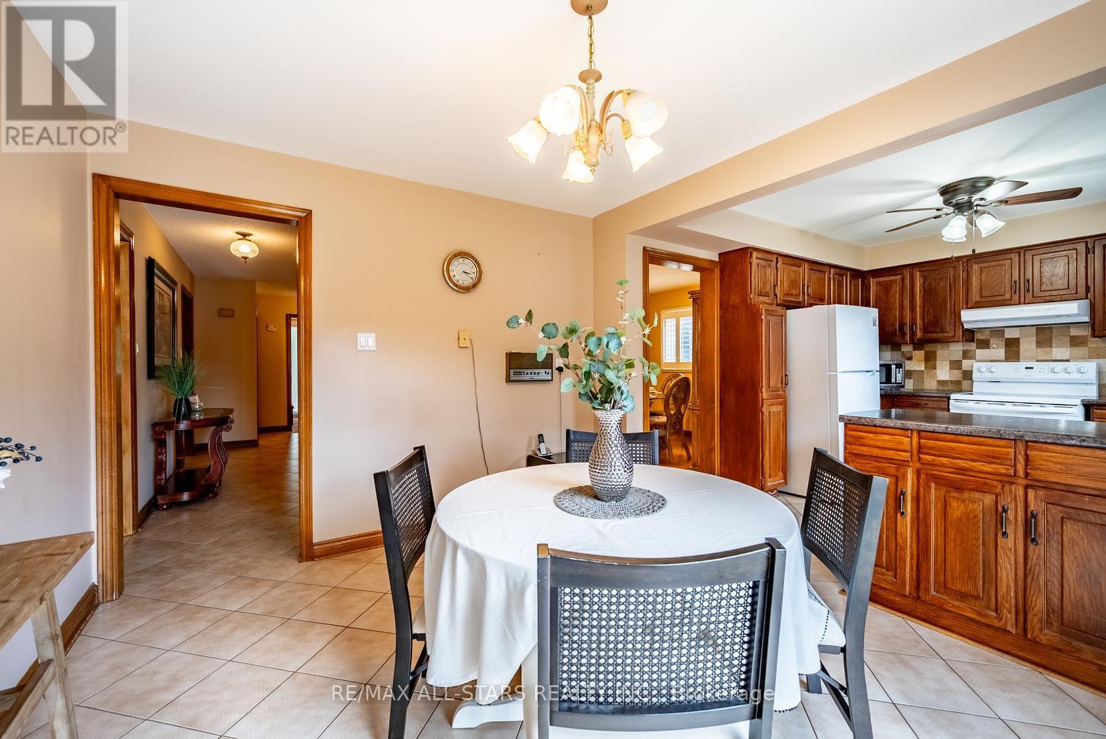 112 Jimston Drive, Markham, Ontario  L3R 6R1 - Photo 15 - N13603502