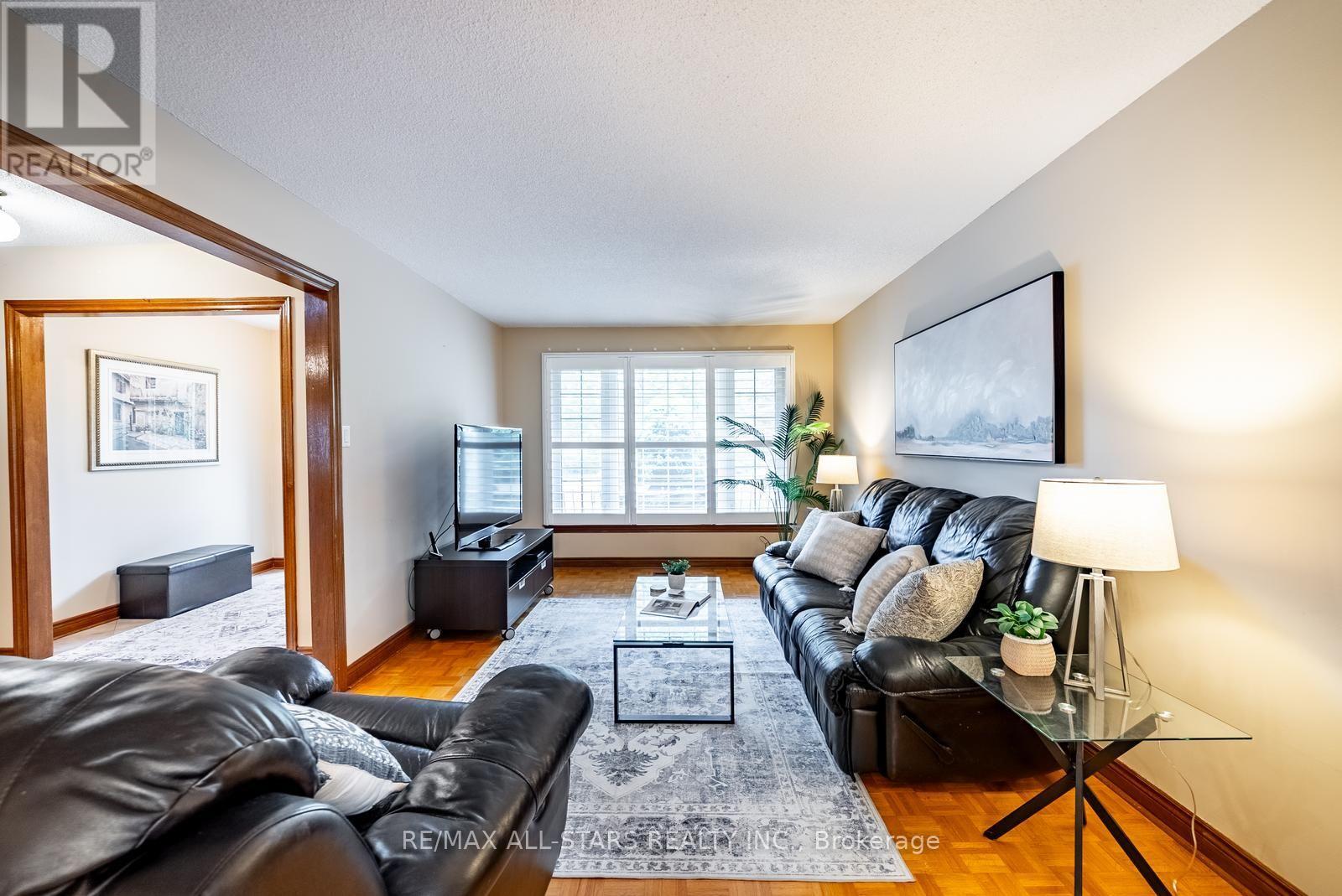 112 Jimston Drive, Markham, Ontario  L3R 6R1 - Photo 8 - N13603502
