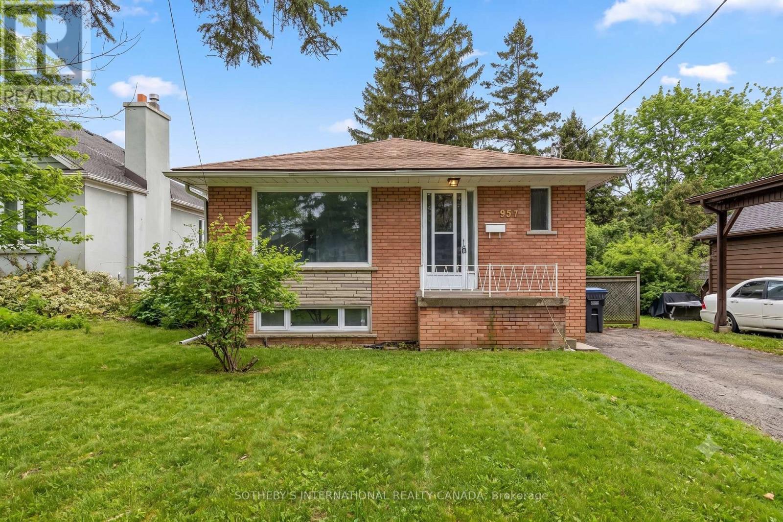 UPPER - 957 BEECHWOOD AVENUE, Mississauga, Ontario