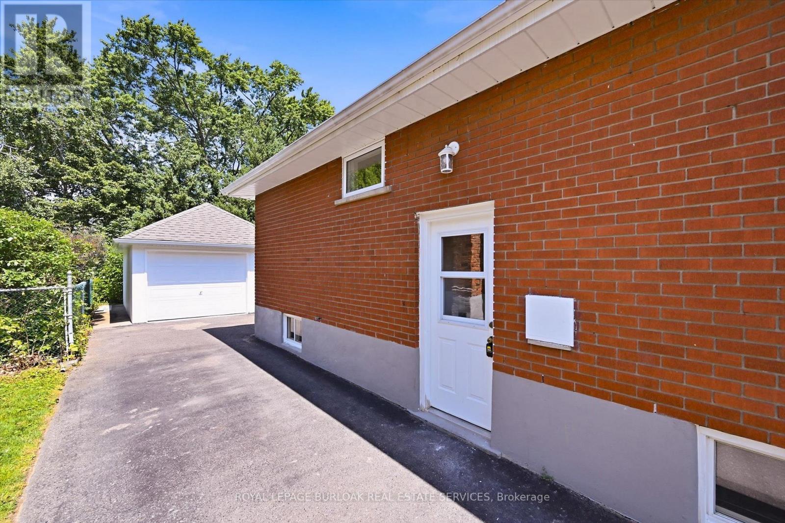 1483 Augustine Drive, Burlington, Ontario  L7P 2N1 - Photo 26 - W13603570