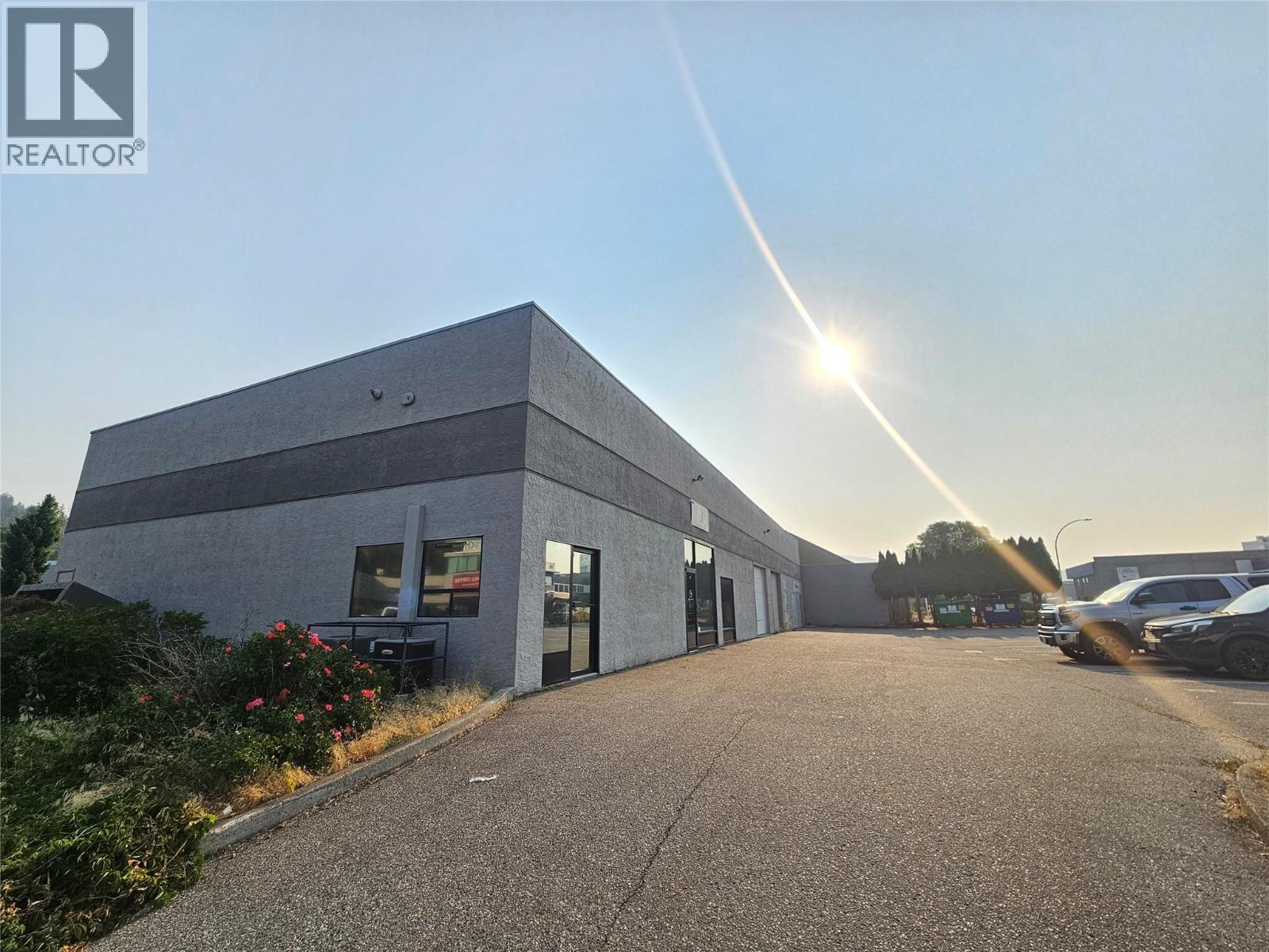 <div class="">$2,149,000</div>